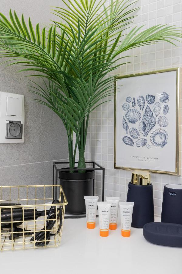 Apartment Kollataja With Parking By Renters Prestige *
