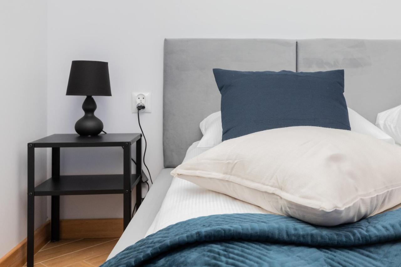 Apartment Kollataja With Parking By Renters Prestige *